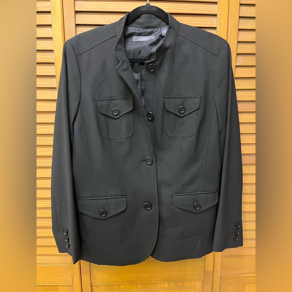 Liz Claiborne jacket size 14 Petite sports jacket with four buttons